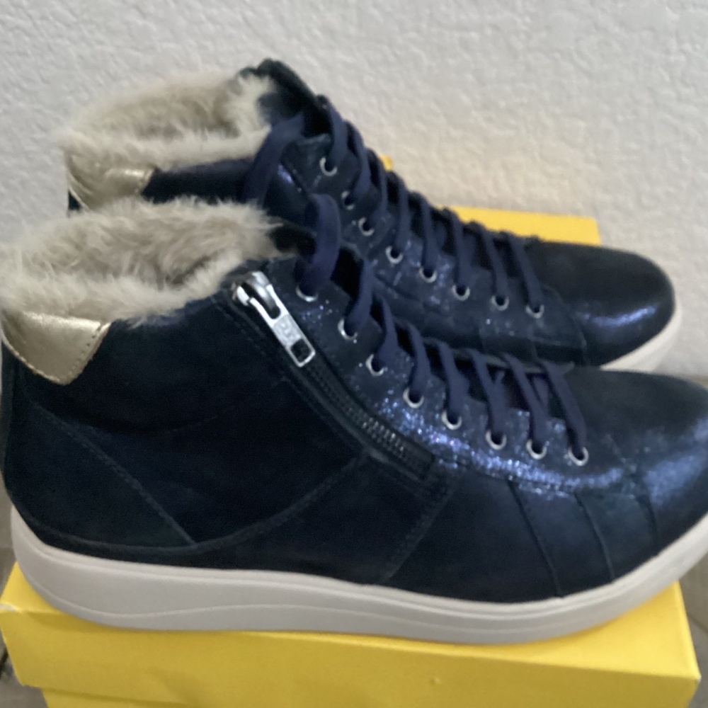 STRIVE Chatsworth II Leather Hi-Top Sneaker with Faux Fur Trim (Women) 10M - Picture 7 of 14